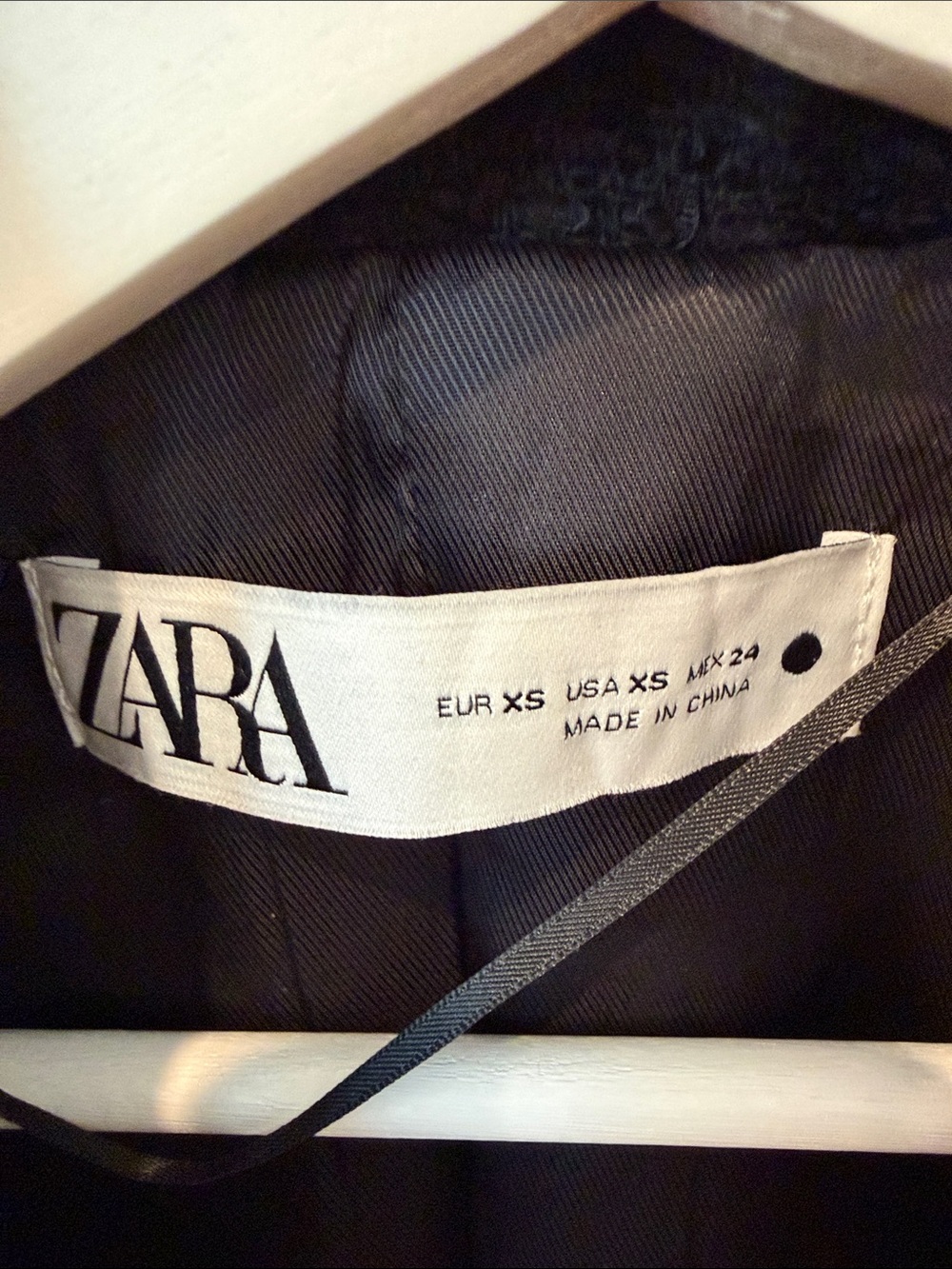 Zara Black Textured Double-Breasted Blazer with Gold Buttons - Picture 2 of 7
